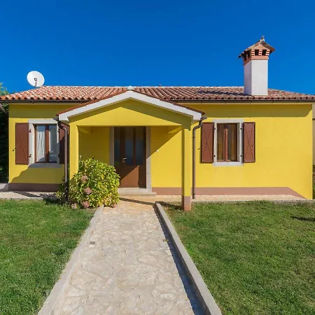 Holiday home Corina By Interhome
